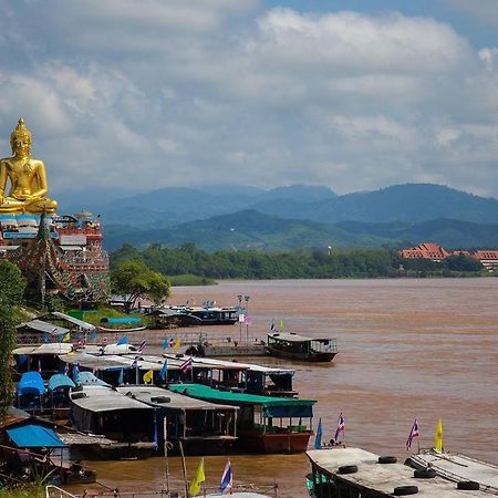 OYO 359 Golden Nakara Place Chiang Saen Exteriör bild
