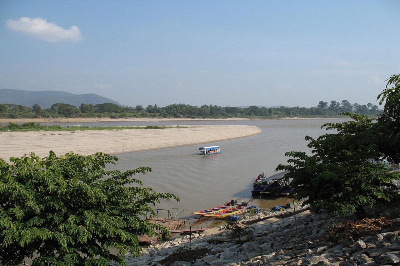 OYO 359 Golden Nakara Place Chiang Saen Exteriör bild