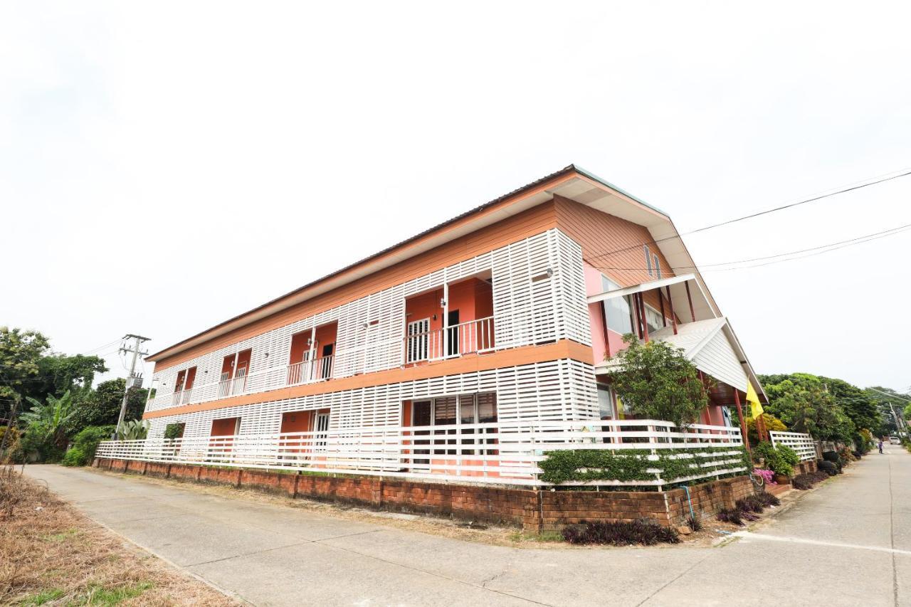 OYO 359 Golden Nakara Place Chiang Saen Exteriör bild