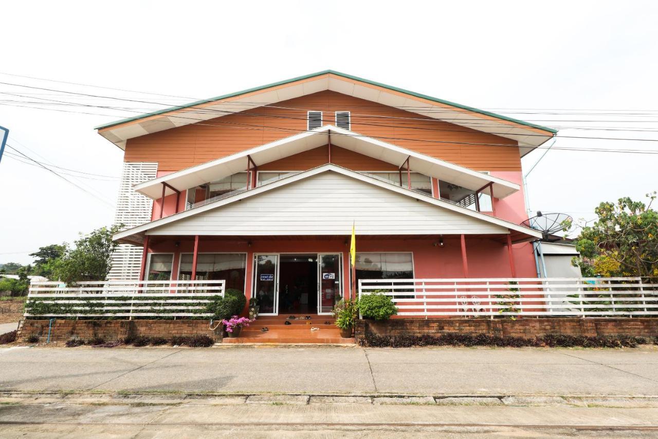 OYO 359 Golden Nakara Place Chiang Saen Exteriör bild